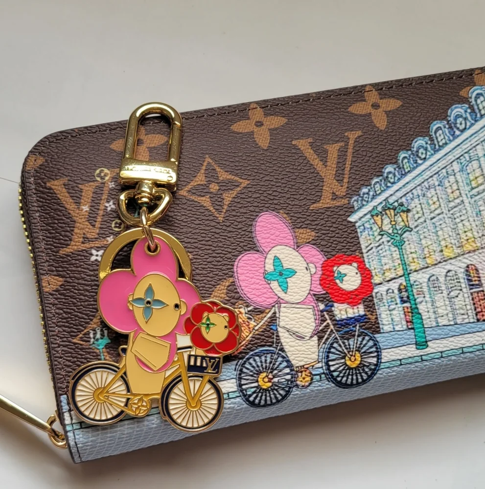 Fashion Nova Brown Wallet with City Art - Picture 6 of 7